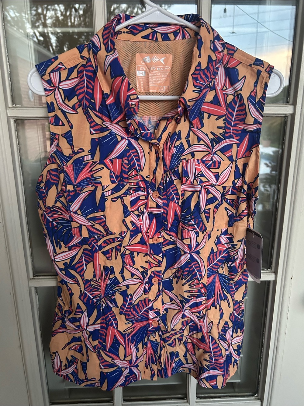 Sleeveless Button-Down Tropical Print Top in Peach and Navy